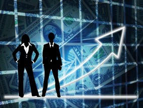 当天，特朗普宣布已违反62万，美国政治与经济的新挑战
