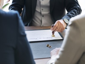 厂房属于夫妻共同财产吗？解读婚姻财产制度下的厂房归属问题