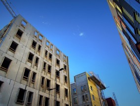 长实集团楼盘涉贪污造假事件，香港廉政公署行动，公司回应高度关注