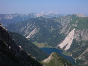 实拍贵州大方山体滑坡救援现场