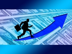 再创新高！我国公募基金规模首次突破33万亿元