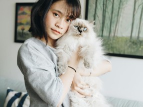 女网红追求韩风全脸整容，目标锁定张元英
