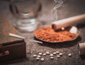 艾灸，传统与现代的融合，医学之高级技艺