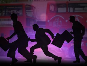 黄宗泽重现巴士跳舞名场面，时光倒流，热血燃烧
