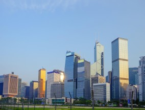 商务部部长谈全球经济趋势，西方不亮东方亮