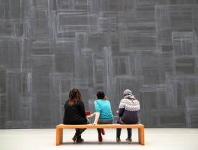 在博物馆上班，看展自由能否成真？